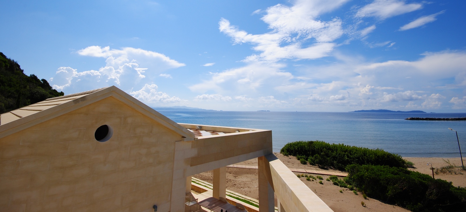 Acantha Boutique Hotel